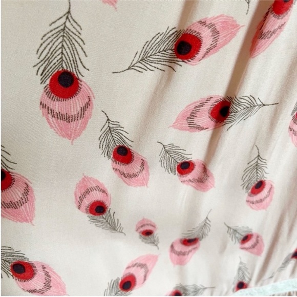 ModCloth The Fate Outdoors tank top pink feathers sleeveless ruffle crochet - Picture 3 of 9